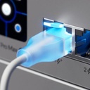 [UACC-Cable-Patch-EL-0.15M-W-24] Ubiquiti - Patchcords UniFi Etherlighting de 15 cm hasta 2.5G Conector RJ45 Transparente para Mejores Efectos de Luz con Switches USW PRO MAX [24-Pack]
